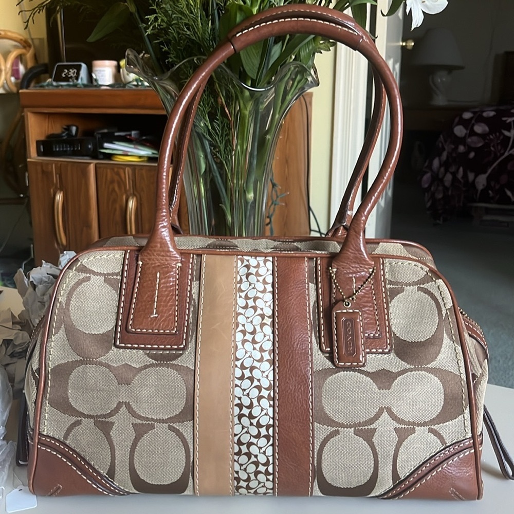 COACH BROWN LEATHER BAG, signature canvas and leather, unique, chic and elegant